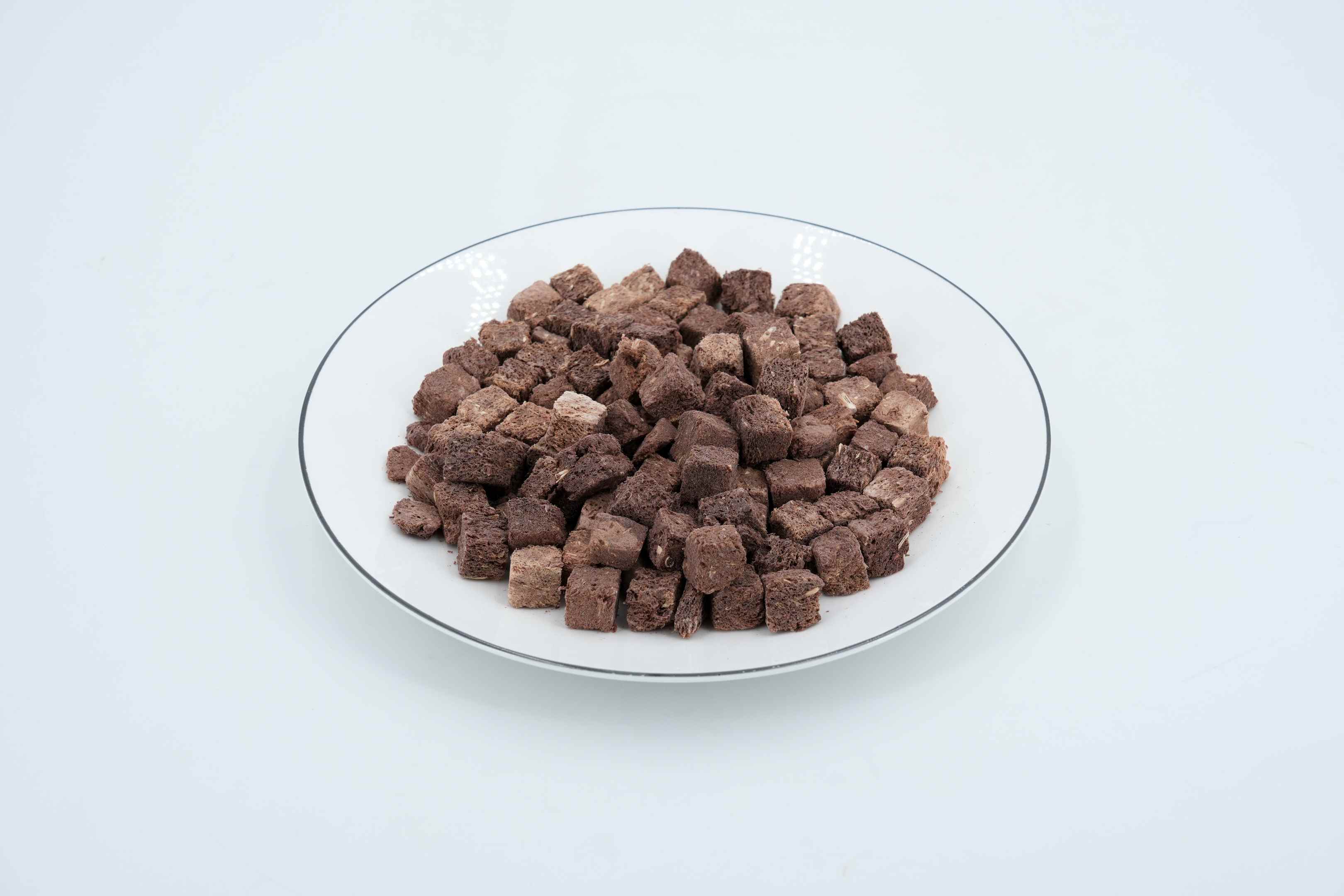 Freeze-dried cat grass granules