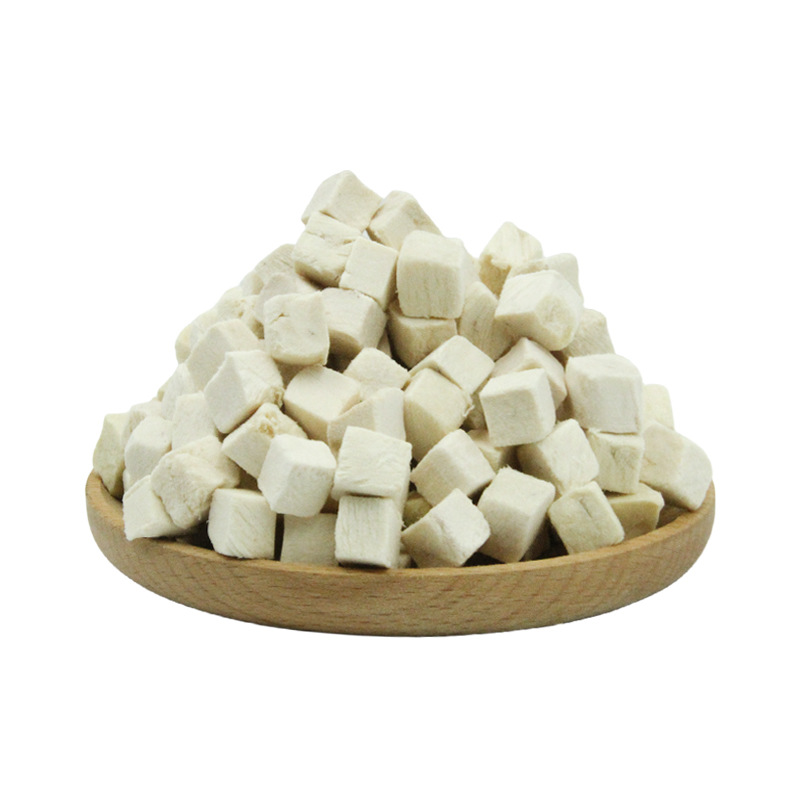 Freeze-dried chicken pieces