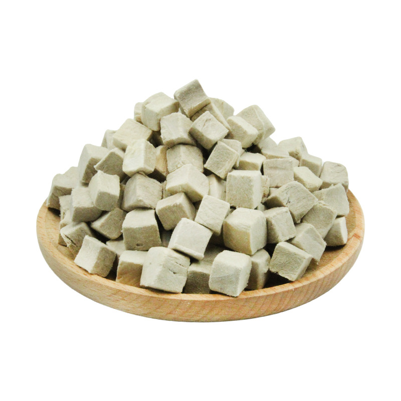 Freeze-dried duck meat cubes